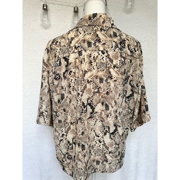 Sanctuary Snake Print Button Up Front Tie Cropped Front Collared Blouse Large - Picture 7 of 9